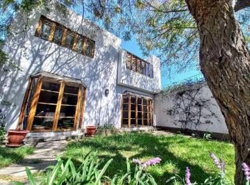 Bella Casa Para Uso Comercial en Alquiler - Cercado Arequipa