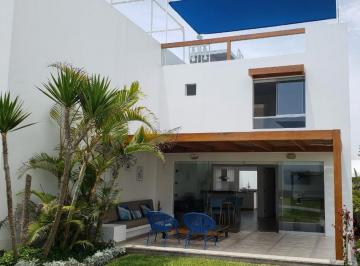 Hermosa Casa en Alquiler en Condominio con Piscina