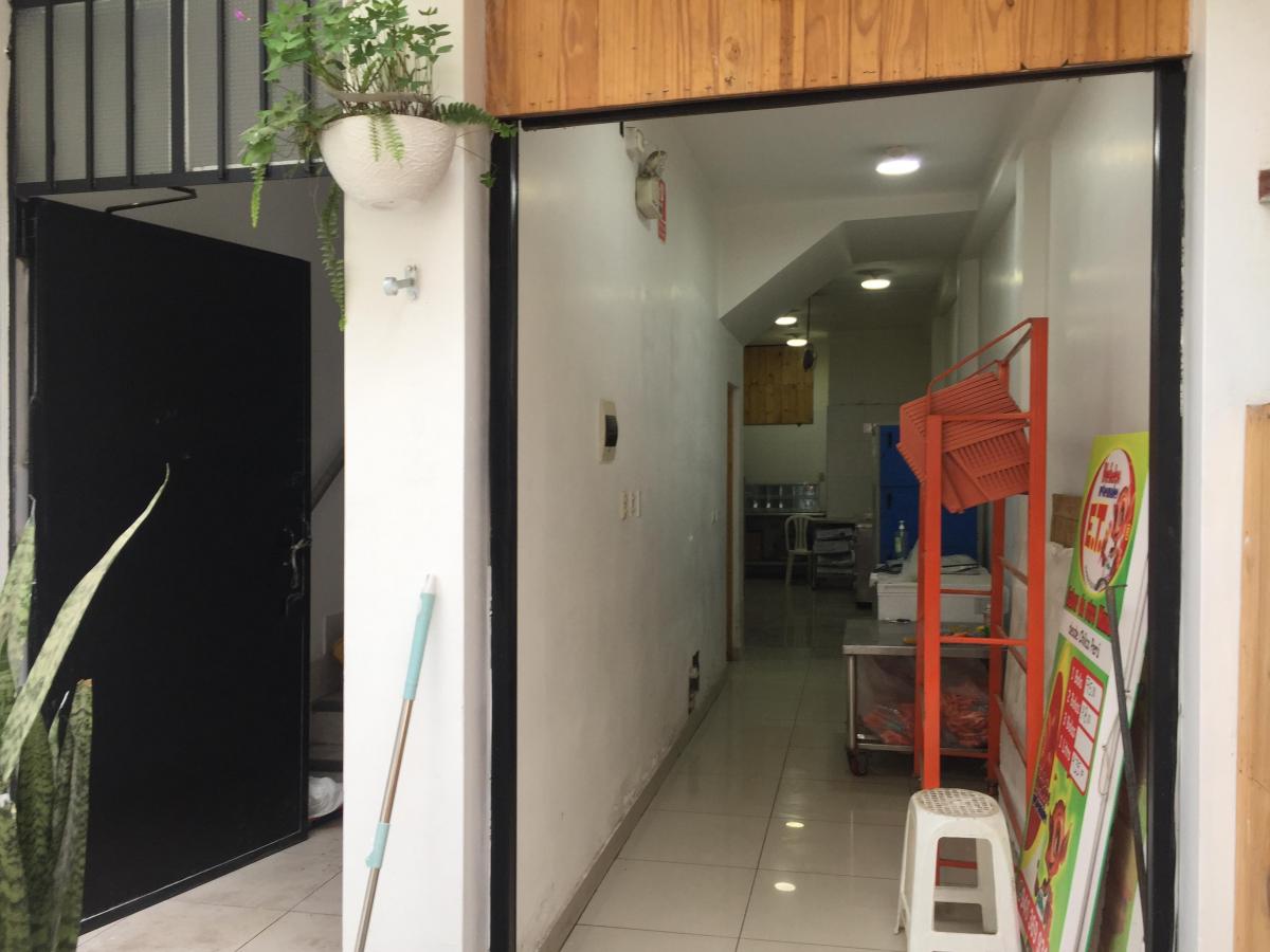 Alquiler Local 50 m² Cerca Club Okinawense - Cocina Cerrada - Delivery