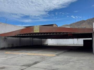Excelente Local con Licencia Industrial en Av. Huaylas