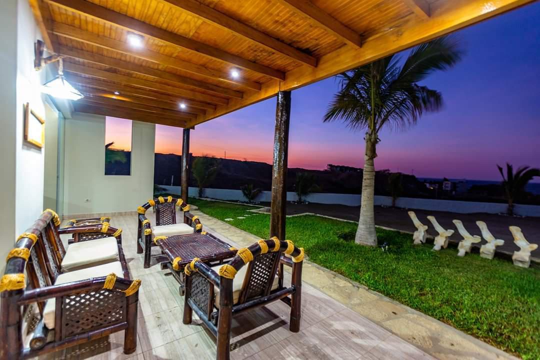 Casa con Piscina - Disfruta Tus Vacaciones en Los Órganos - Punta Veleros - By Dmayo