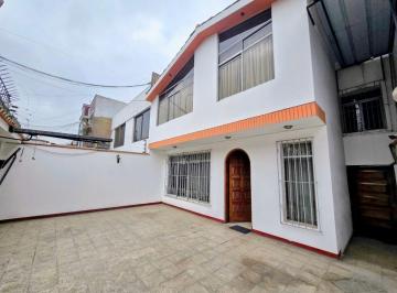 Alquilo Casa Comercial Av Los Constructores 460 - La Molina