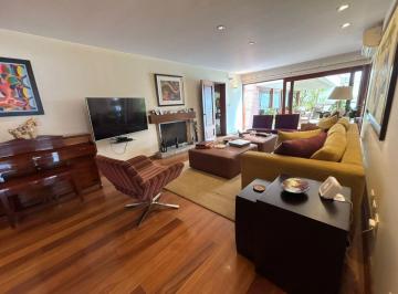 Casa con 1080 m² de Terreno, 3 Dormitorios en Alquiler en Camacho