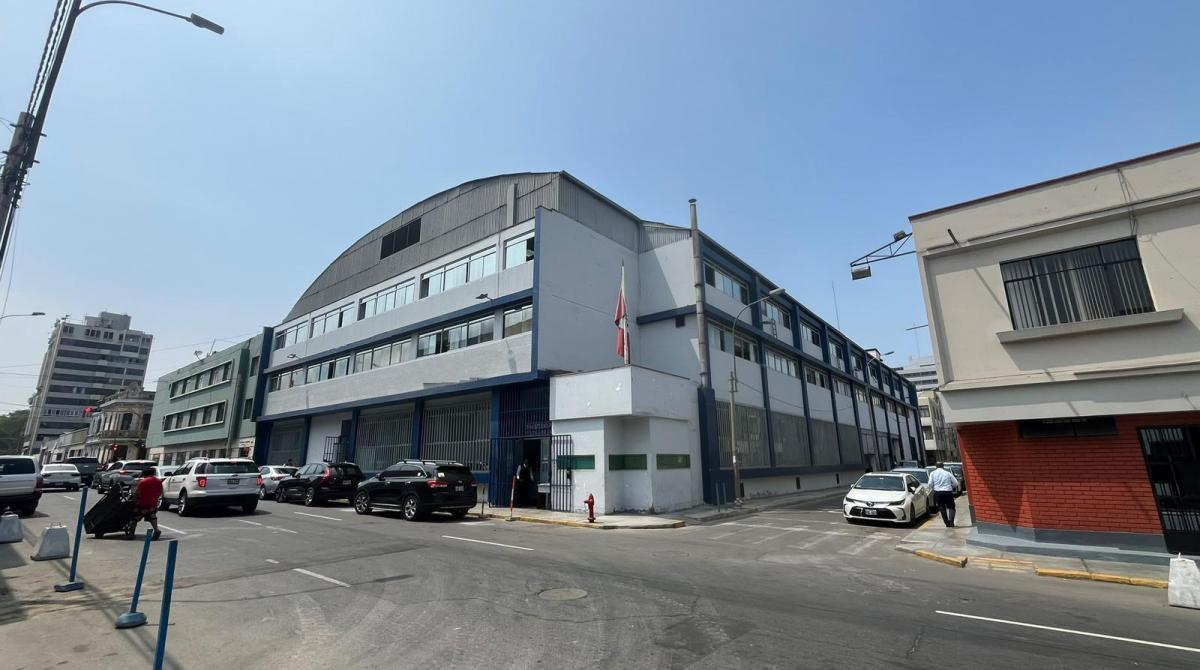 Edificio Comercial de 7, 434 m² en Centro de Lima | Excelente Ubicación