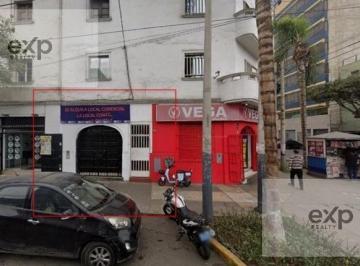 Local en Lince
