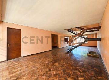 Casa en Alquiler con Zonificación Comercio Zonal (Cz)