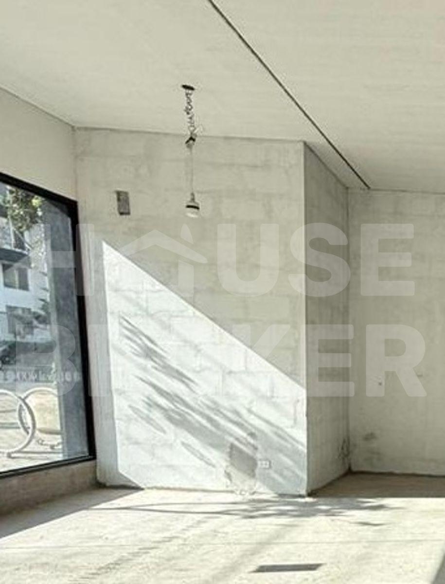Local 88 m² Puerta Calle