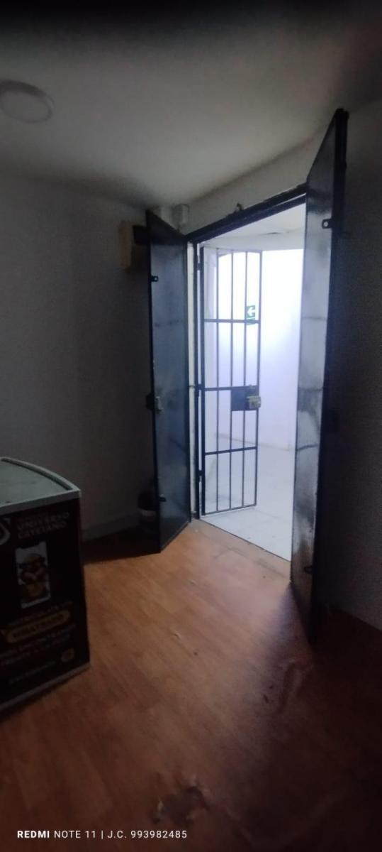 Alquilo Local - Primer Piso - Frente a Univ Catolica 9.9.3.9.8.2.4.8.5