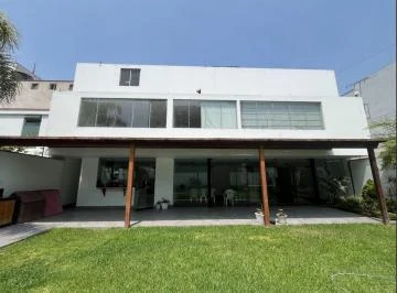 Exclusiva Casa de 640 m² con Piscina en Chacarilla del Estanque – Ideal Residencial o Corporativo