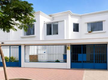 Casa Para Oficina en San Isidro – 369 m² – 14 Ambientes – 3 Cocheras - 8 Baños