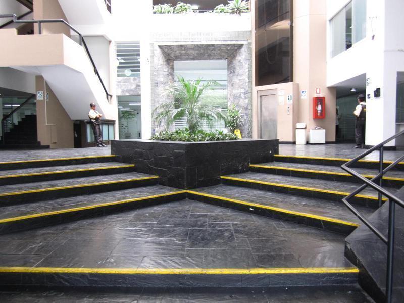 Oficinas Amplias en San Isidro, Av. Dos de Mayo