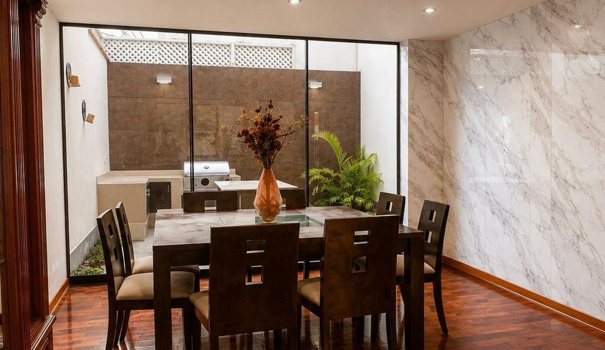 Casa 200 m² Alquiler 3 Pisos 3 Dormitorios Cochera depósito Estudio