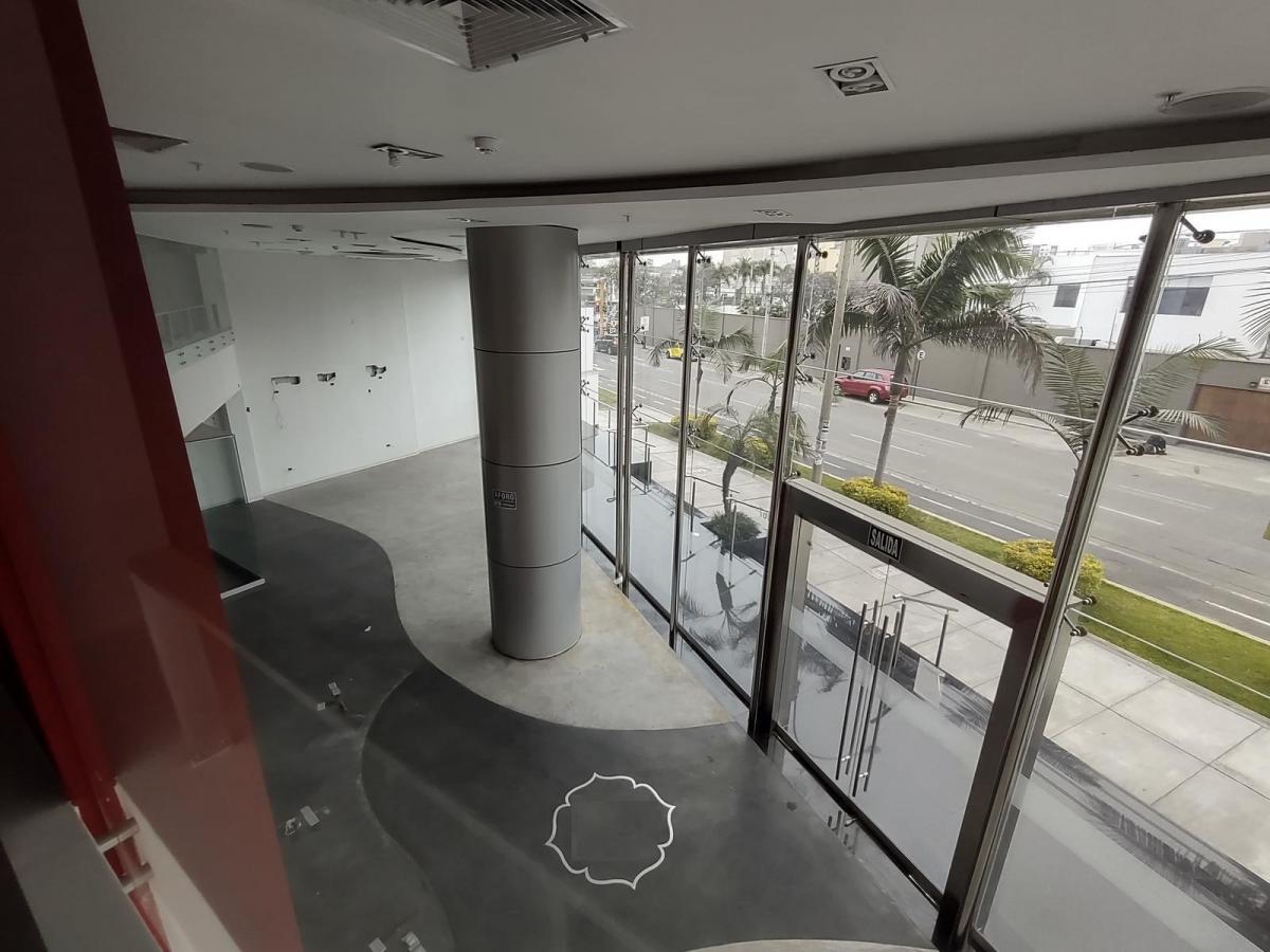 Local en Alquiler de 366 m² en San Isidro - Edificio Premium