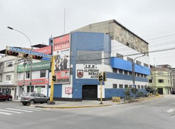 Local en La Avenida Perú de 3 Pisos + Azotea