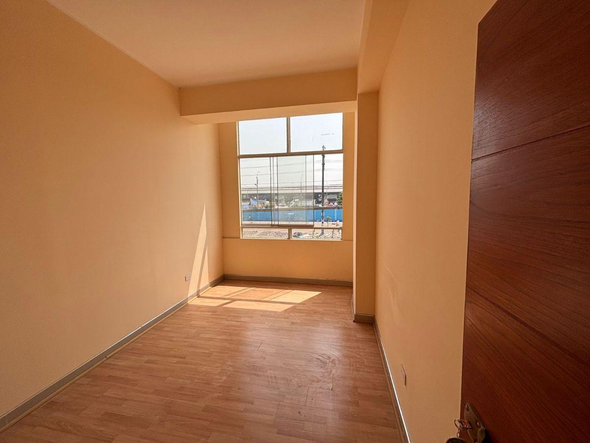 4 Oficinas de Entre 12 - 14 m² en Alquiler en Av. Cultura Santa Anita