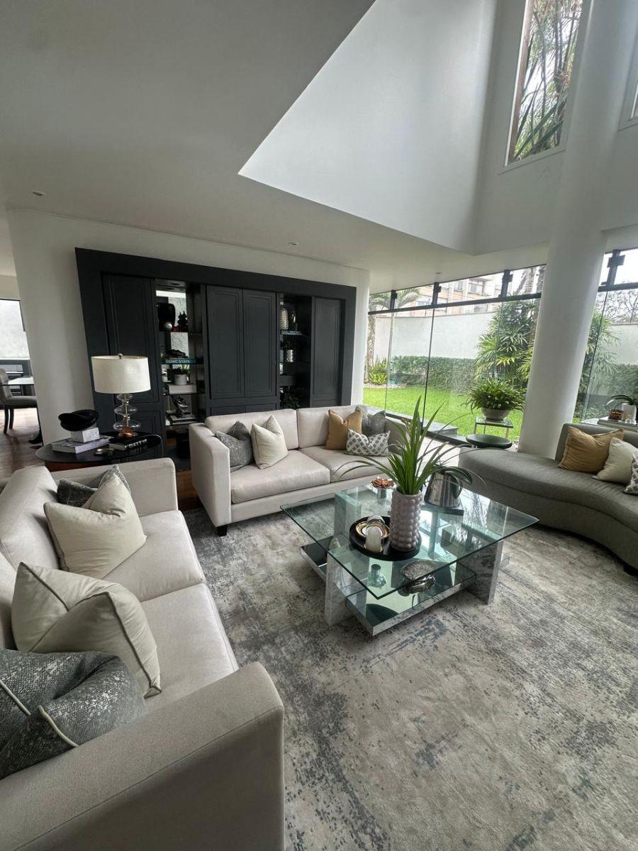 Linda Residencia en Condominio Monterrico