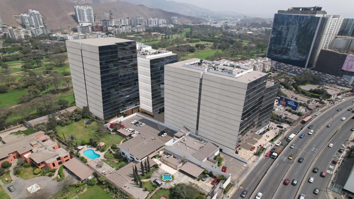 Nuevas Plantas de Oficinas de 2000 m² con Vista Al Club Golf en Centro Empresarial, Surco