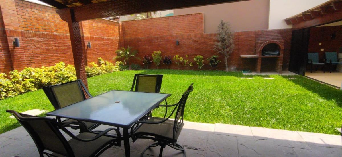 Alquilo Hermosa Casa en Condominio Privado Ubicado Av. Golf Los Incas, Surco.