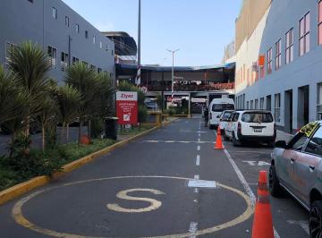 Alquilo Práctico Local en Plaza Hogar.9.4.0.2.2.0.7.8.0.