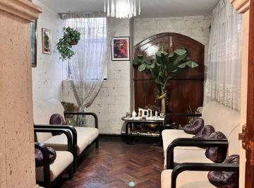 Cerca Al Hospital General y Colegio Medico - Cercado Casa en Venta