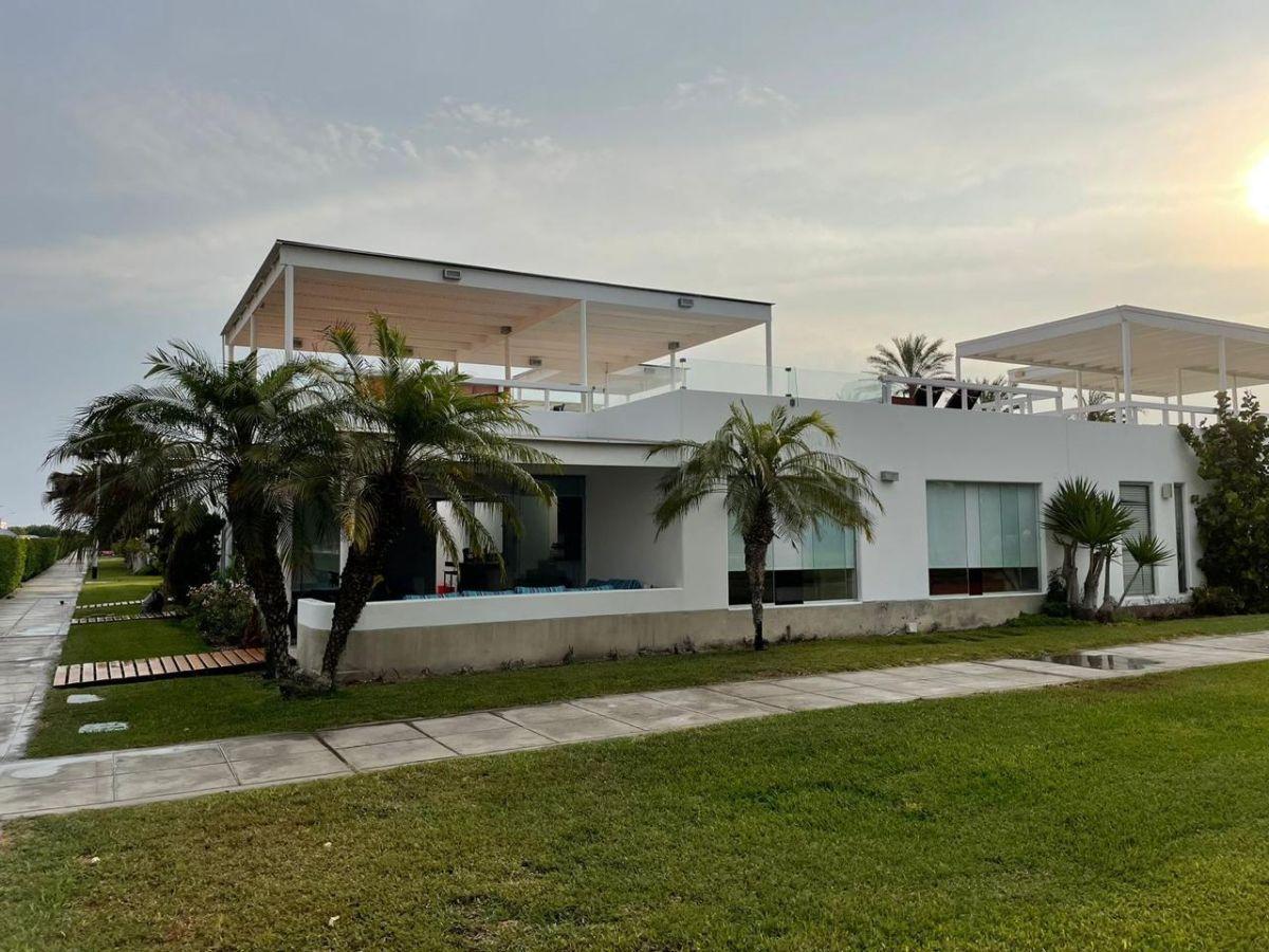 Vendo Casa de 4 Dorm en Playa Bonita Us$300000!