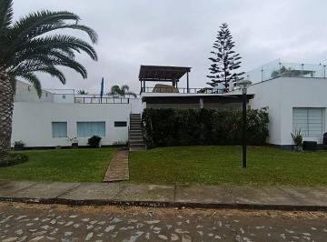 Casa de Playa en Venta Ubicada en El Condominio Farallones (Km 92.5 Panamericana Sur) en 4ta Fila