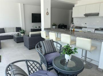 Vendo Casa de Playa de 290 m² Construido Concepto Muy Cerca Al Mar, Piscina y Parque