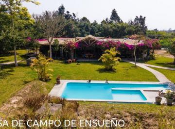 ¡Casa Ecológica de Ensueño con Laguna, Piscina y Campo de Padel!