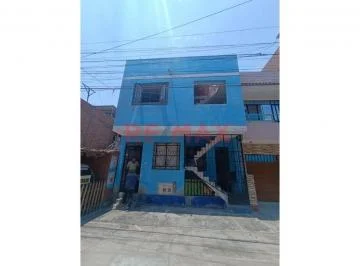 1172577 Amplia Casa Familiar – Seguridad y Gran Potencial de Crecimiento
