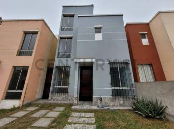 Venta de Casa de 3 Pisos + Azotea en Urbanización Villaclub III – Carabayllo