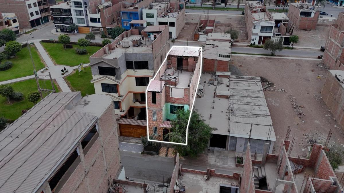 Venta de Casa 3 Pisos - San Antonio - Carabayllo