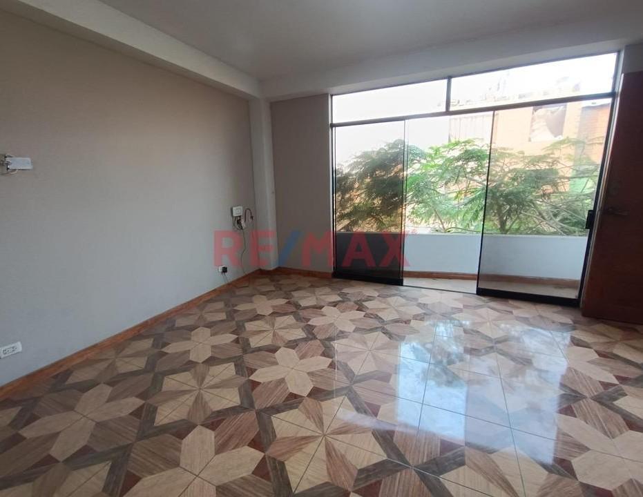 En Venta Amplia Casa de 4 Pisos en Carabayllo