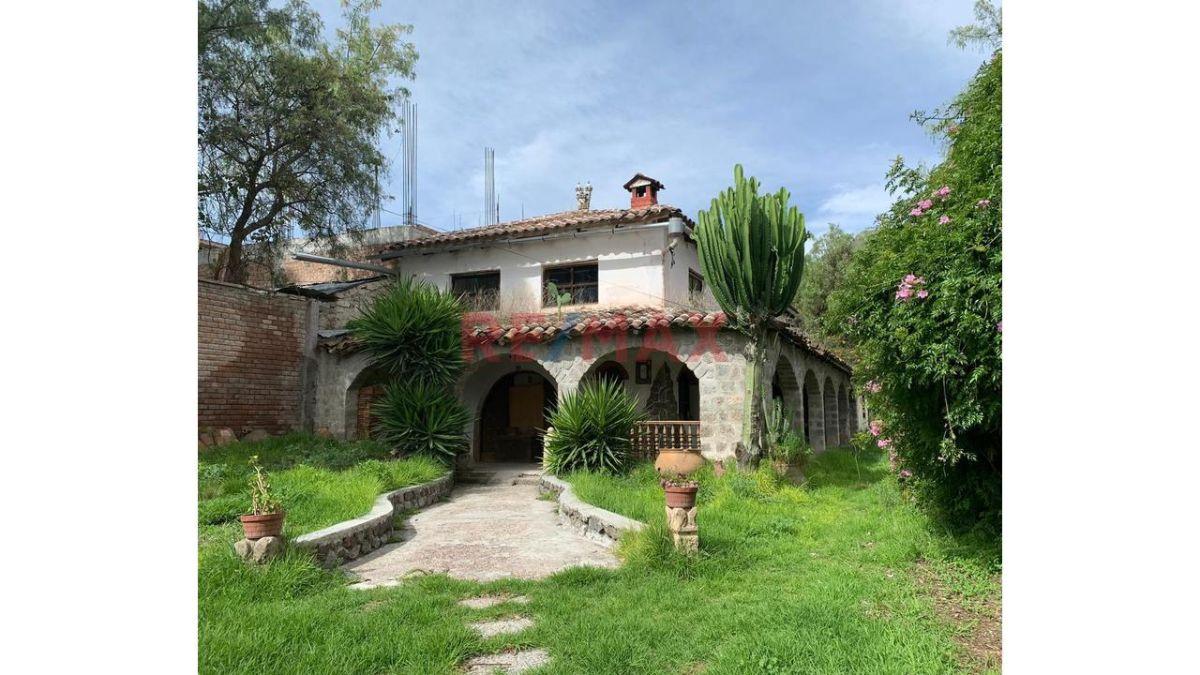 Se Vende Casa Gran Terreno en Sona Urbanizada Ayacucho La Mejor!