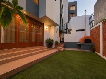 Casa de 200 m² con 4 Habitaciones en Venta en Los Portales