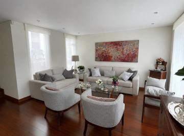 Casa de 420 m² con 5 Dormitorios en Venta en Cayma