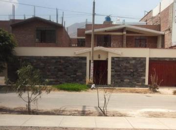 Amplia Casa en Venta en Huampaní – Ideal Como Vivienda o Inversión