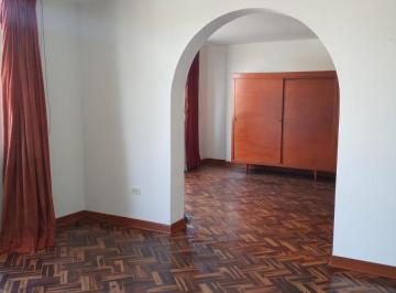 Casa de 3 Pisos en Santa Victoria Chiclayo