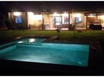 Venta de Casa de Campo en Chincha en Condominio Privado 2, 000 m² - Piscina - Parrilla - 5 Estac