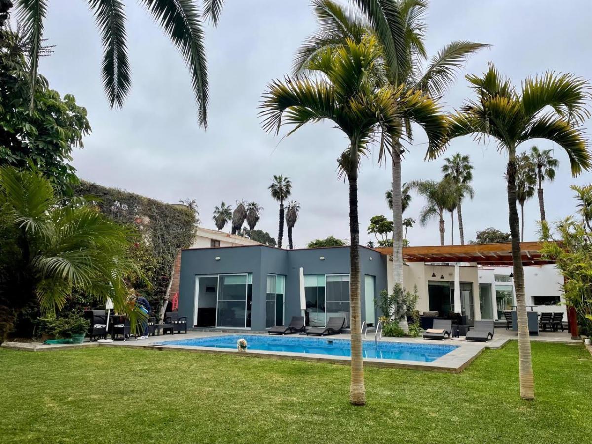 La Encantada, Hermosa Casa con Piscina, Terraza y Una Casa Para Visitas. Como Nuevas!