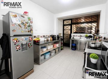 Vendo Casa 120 m² - Proyeccion de 3 Pisos - Chorrillos