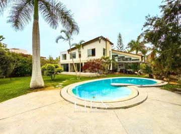 Ideal Para Familias Que Buscan Amplitud con Piscina, Amplio Jardín y Tranquilidad
