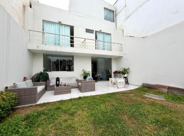 Linda Casa con Piscina y Remodelada