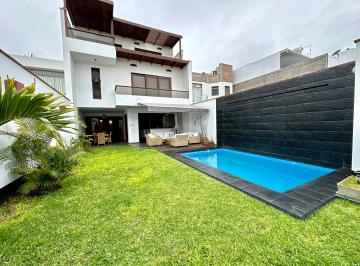 Impecable Casa con Estructura de Lujocon Piscina y un Departamento Independiente