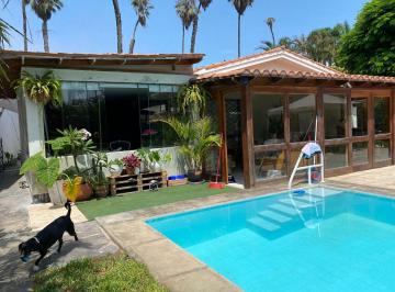 Hermosa Casa Amplia Piscina en La Encantada de Villa, Chorrillos