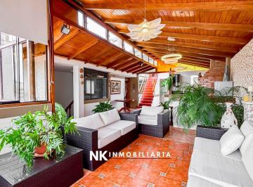 Casa Amplia en Cedros de Villa – 6 Dorm. Cochera y Terraza