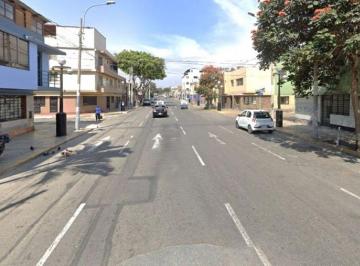 Se Vende Casa Como Terreno o Para Remodelar, Cerca Plaza Vea de Av. Huaylas en Chorrillos