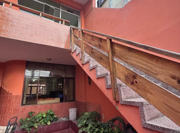 Casa en Venta| Precio de Terreno|5 Habitaciones| Jardín|cochera
