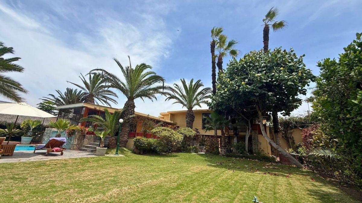 Residencia de Lujo en Zona Country Club Villa – 1, 350 m²
