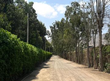 Precioso y Exclusivo Condominio en Cuyos Lotes La Vida Familiar Es Muy Privada, Sin Registro Visual.