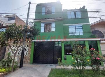 1177094 Casa en Venta Frente a Parque – Urb. Los Viñedos, Comas | Ideal Para Vivienda + Inversión
